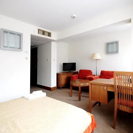 Rezydencja Belweder Klonowa 3*