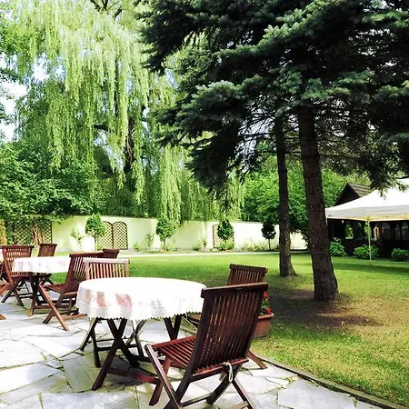 Bed & Breakfast Rezydencja Belweder Klonowa Warsaw