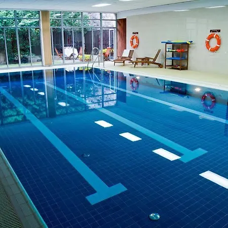 לינה וארוחת בוקר Rezydencja Belweder Klonowa 3*