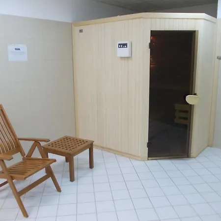 Rezydencja Belweder Klonowa 3* ורשה