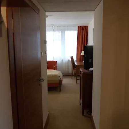 Bed & Breakfast Rezydencja Belweder Klonowa Warsaw