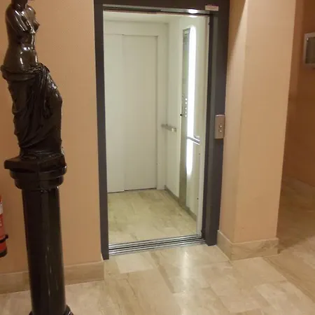 Rezydencja Belweder Klonowa Oda ve Kahvaltı