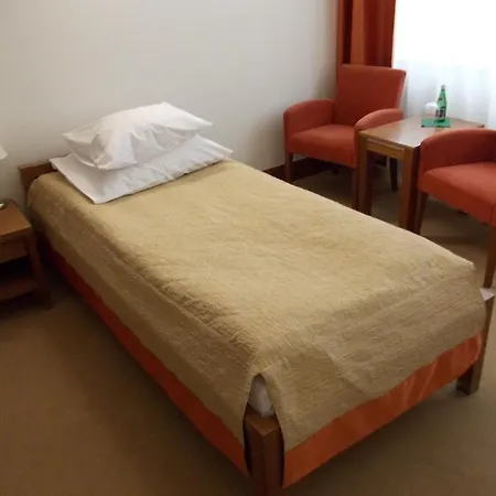 B&B Rezydencja Belweder Klonowa 바르샤바